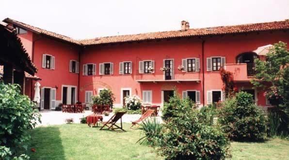 Agriturismo Il Gioco Dell'Oca Barolo Luaran gambar