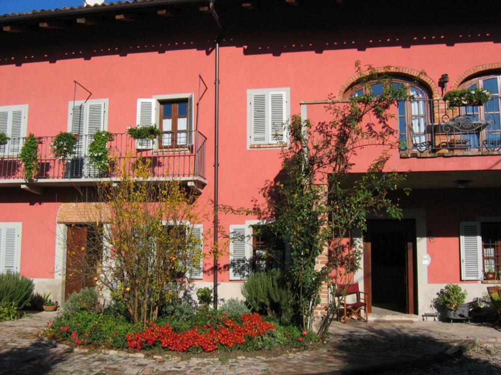 Agriturismo Il Gioco Dell'Oca Barolo Luaran gambar
