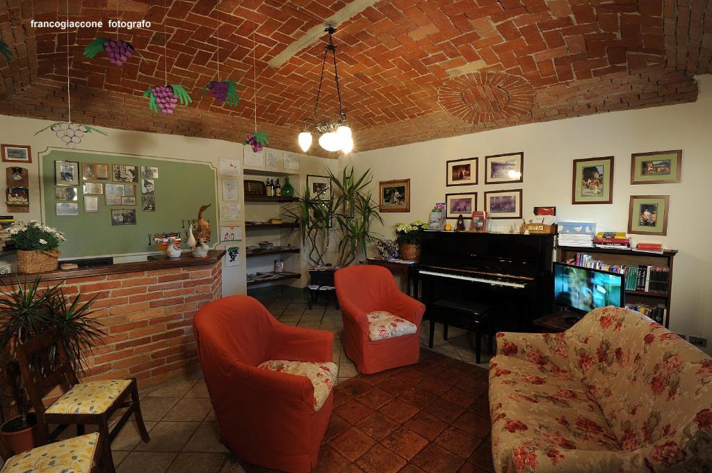 Agriturismo Il Gioco Dell'Oca Barolo Luaran gambar
